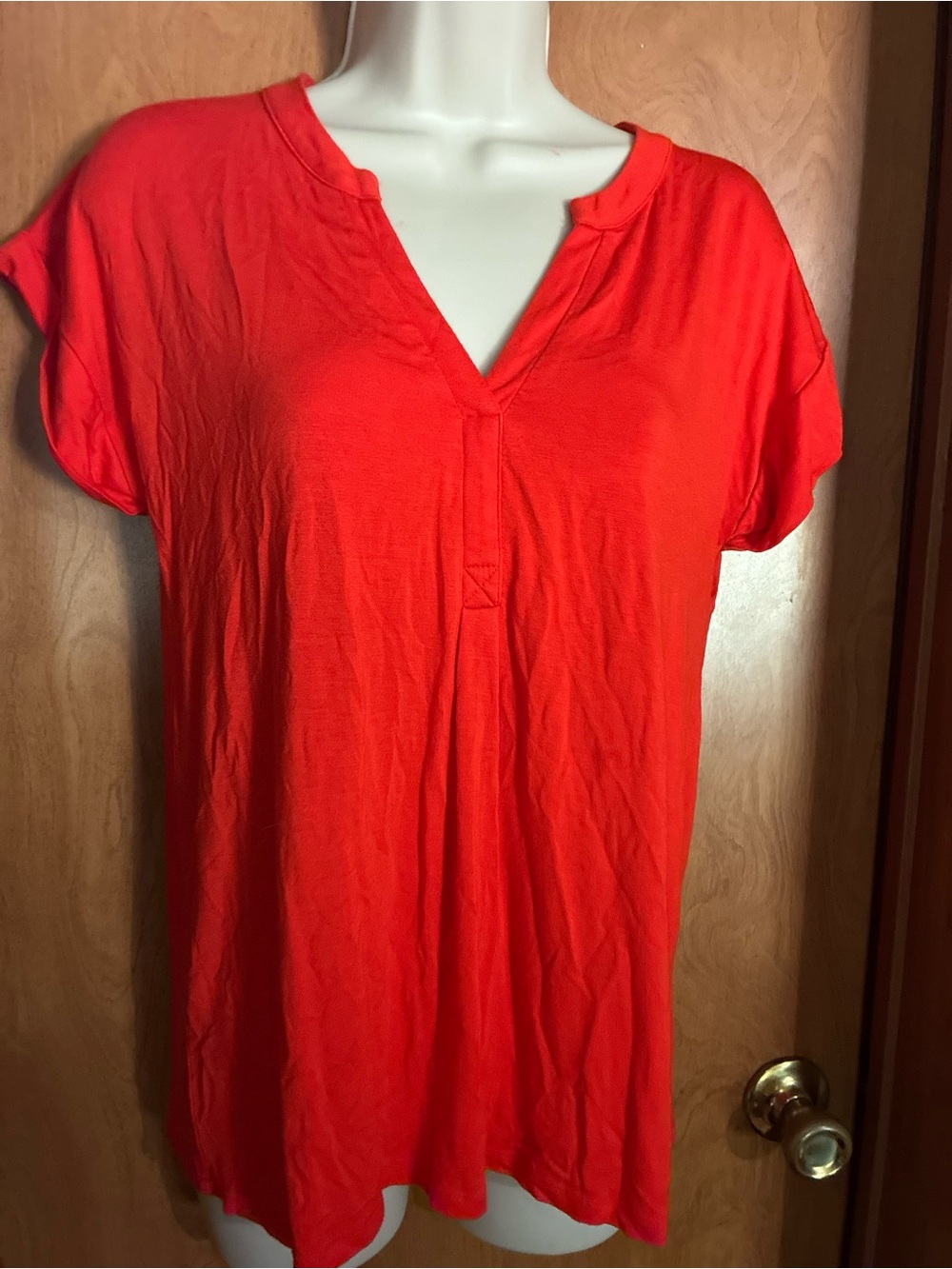 Women’s Red V-Neck Short Sleeve Top